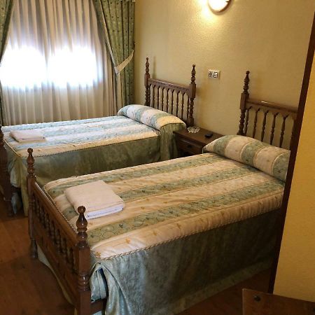 Hostal El Escudo Cilleruelo de Bezana Zewnętrze zdjęcie
