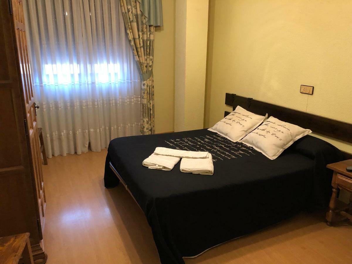 Hostal El Escudo Cilleruelo de Bezana Zewnętrze zdjęcie