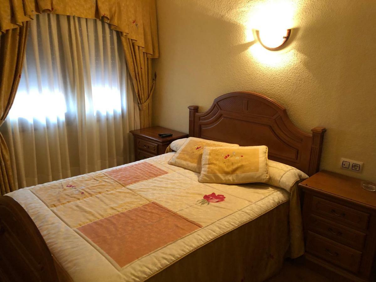 Hostal El Escudo Cilleruelo de Bezana Zewnętrze zdjęcie