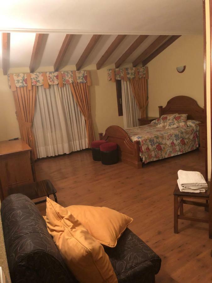 Hostal El Escudo Cilleruelo de Bezana Zewnętrze zdjęcie